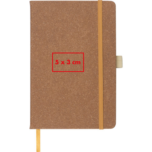 Braunes Notizbuch mit Gummibandverschluss und Lesezeichen.