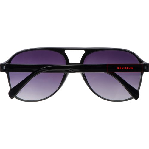 Schwarze Sonnenbrille im Pilotenstil mit getnten Glsern.