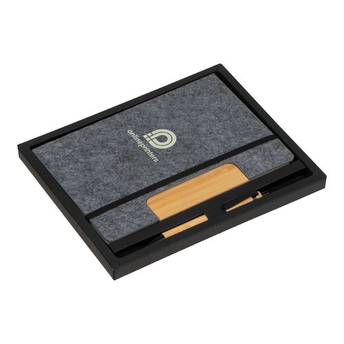 Silbergraues Filz Notizbuchset mit Stiften und Holzdetails.